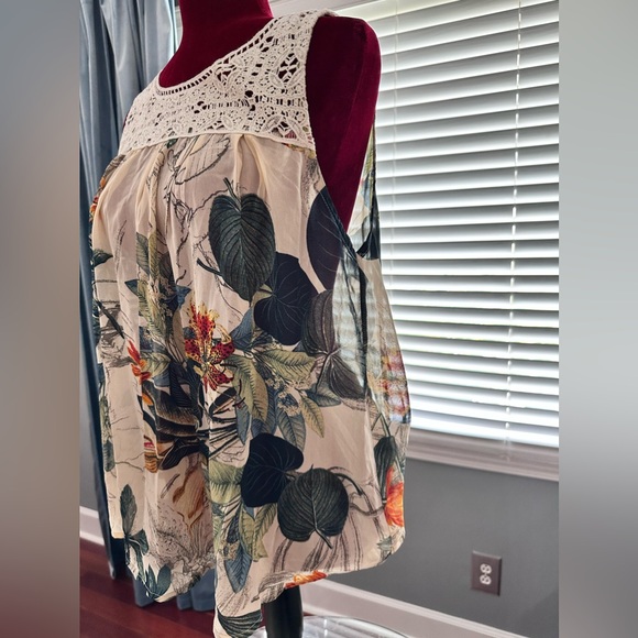 Hazel Palm Leaf Top - Picture 5 of 5